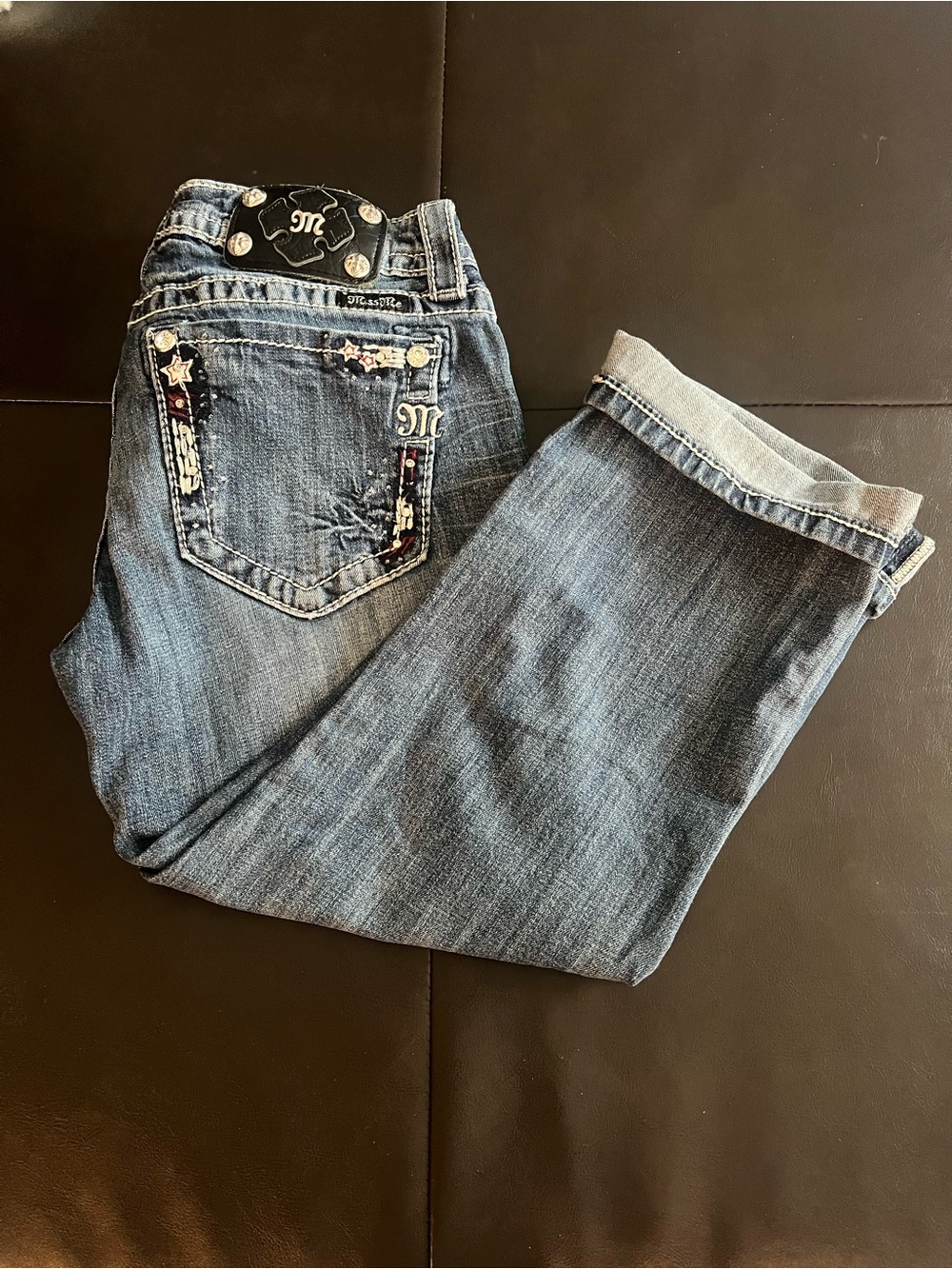 Miss Me Patriotic Stars and Stripes JP5843P embellished cuffed capris size 28